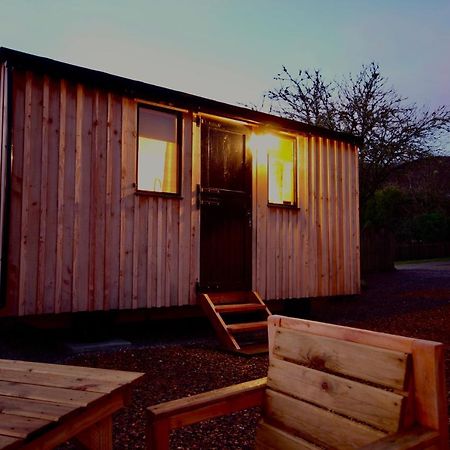 Per Ardua Shepherds Hut Fort William Exteriör bild