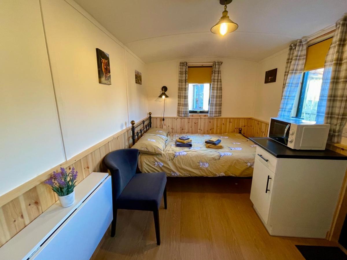 Per Ardua Shepherds Hut Fort William Exteriör bild
