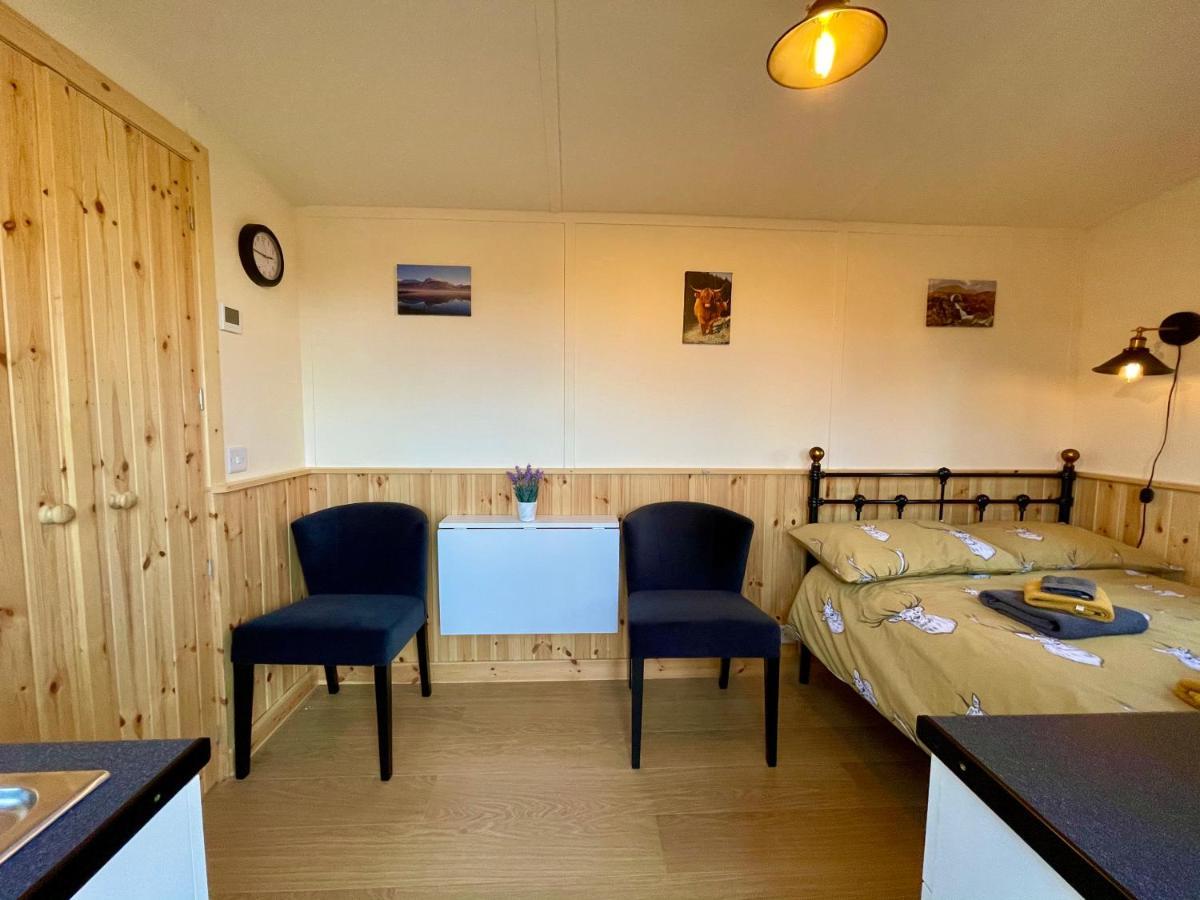 Per Ardua Shepherds Hut Fort William Exteriör bild